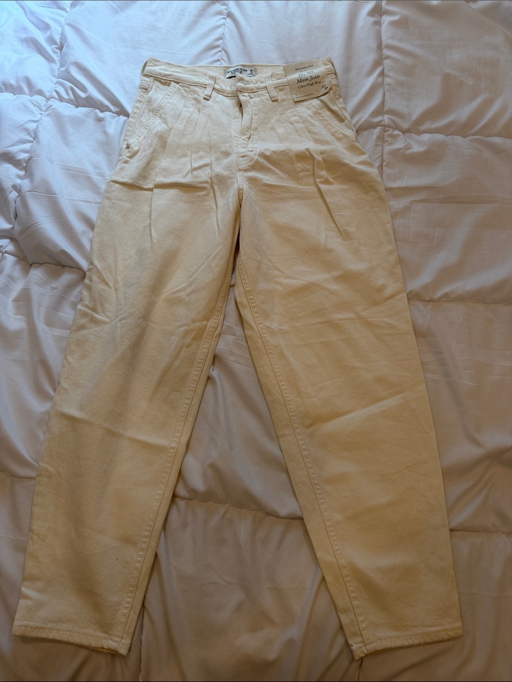 Abercrombie & Fitch Cream 80s Mom Jean